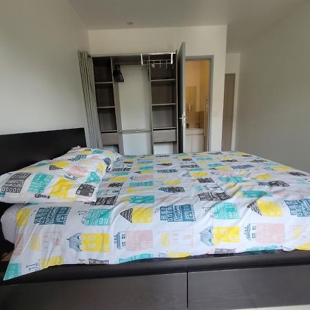 Residence De La Gare, Chambre Meublee Longjumeau Bagian luar foto